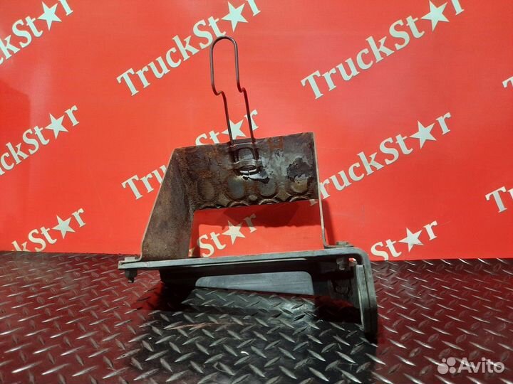 Кронштейн противооткатного упора левый