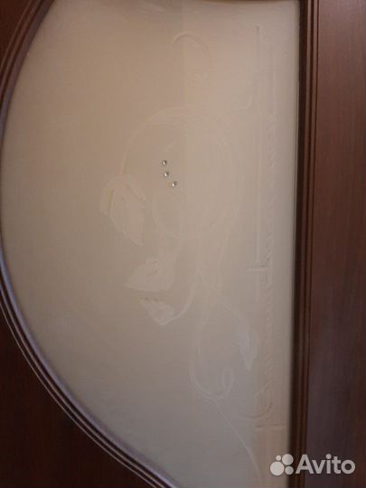 Продам межкомнатную дверь(дерево)