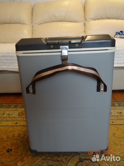 Компрессорный холодильник Sawafuji Engel MD45F-TA