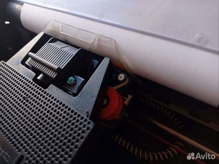 Электронная пишущая машинка Olivetti