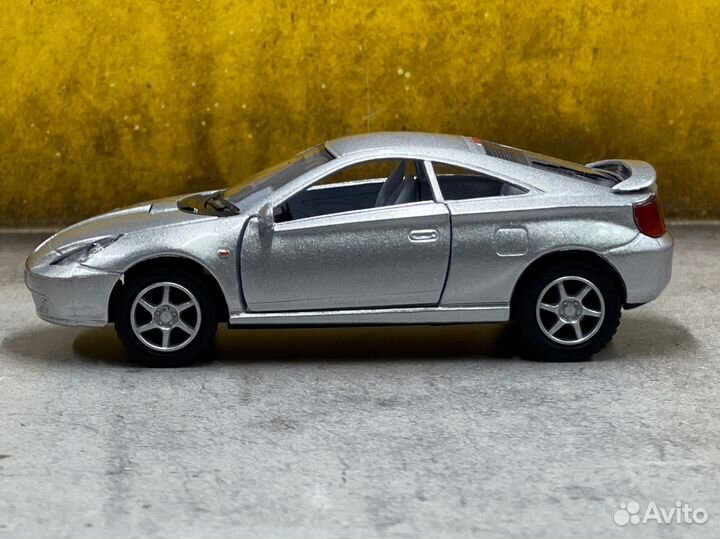 Моделька Toyota Celica 1/36 kinsmart