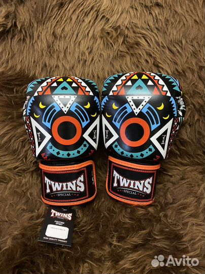 Боксерские перчатки Twins