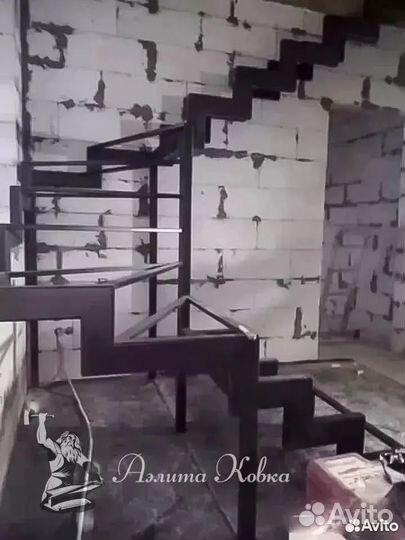 Лестница на ломаных косоурах № 88