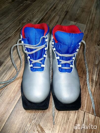 Лыжные ботинки 36 размер