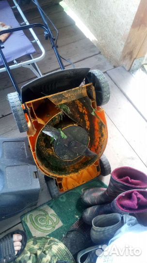 Газонокосилка электрическая