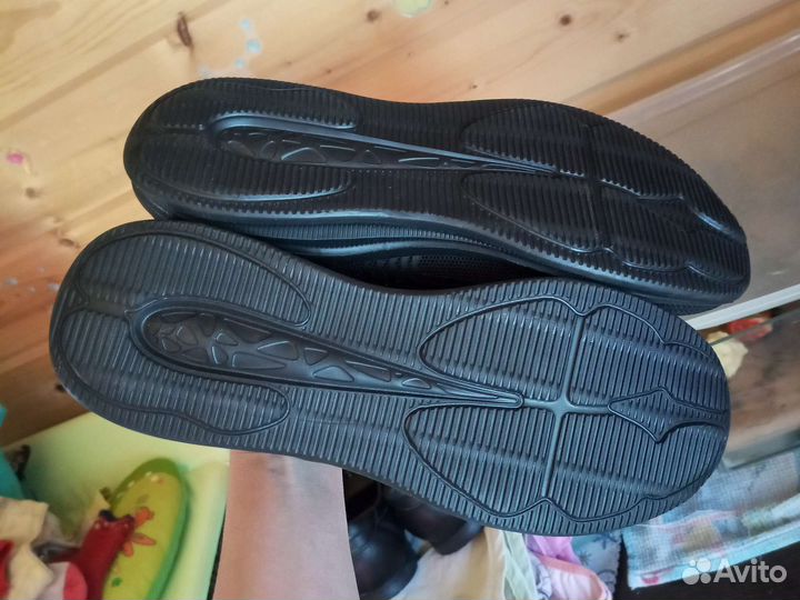 Кроссовки мужские 44 размер новые