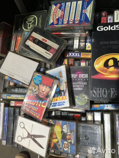 Пластинки, аудио и видео кассеты