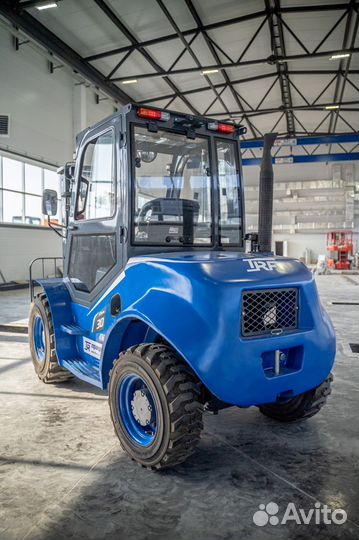 Вилочный погрузчик TRF D30-4X4WD, 2024