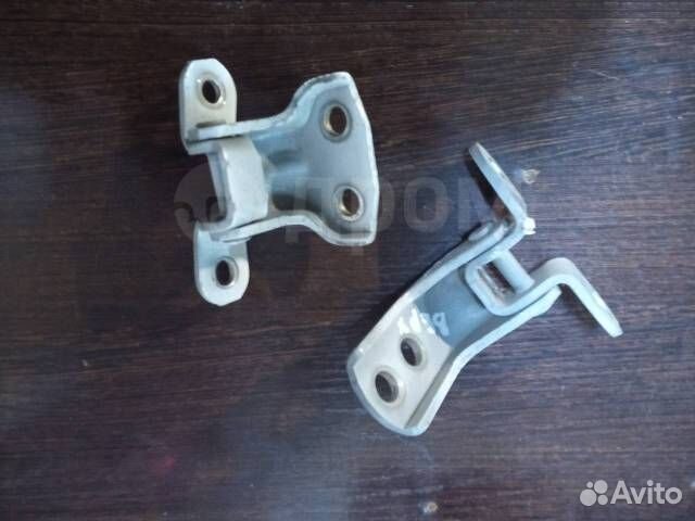 Петли двери передние правые виста 50