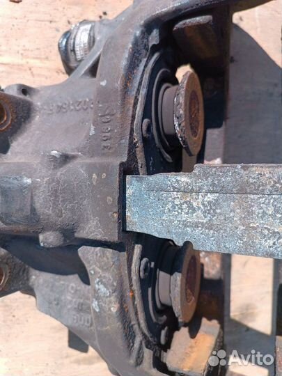 Суппорт тормозной левый Man Tgx