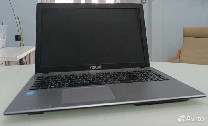 Ноутбук Asus X550C