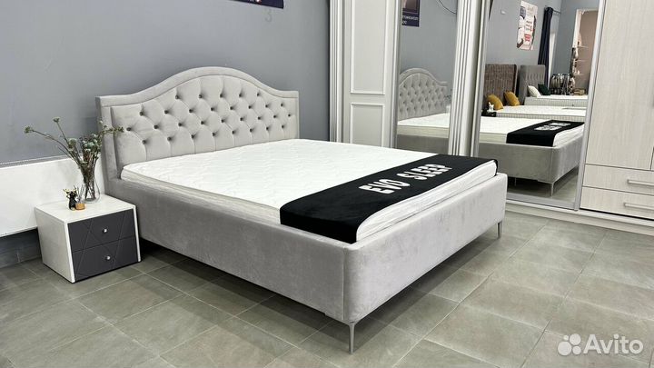 Кровать двуспальная