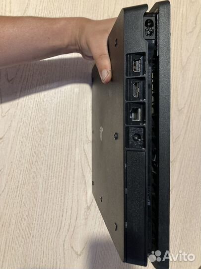 Sony PS4 Slim 1tb + 2 геймпада