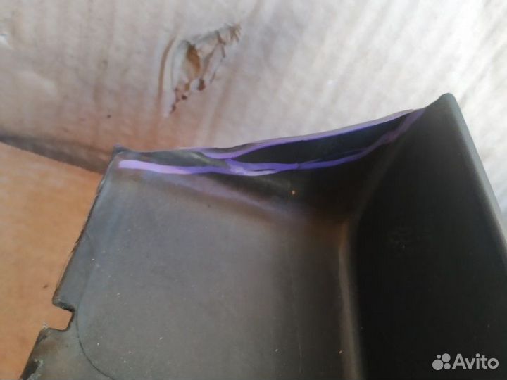 Пластик сиденья второго ряда Cadillac Escalade 3