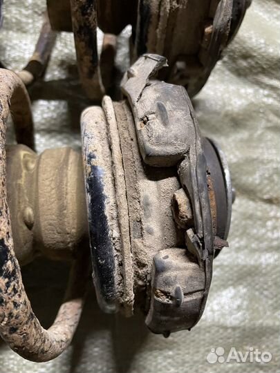 Стойки передние в сборе Skoda Fabia 2001 1.4 AUB