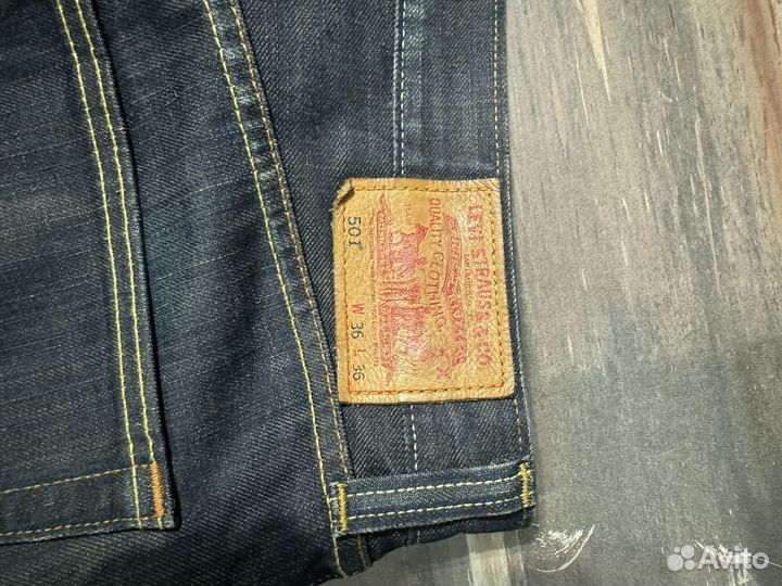 Джинсы levis