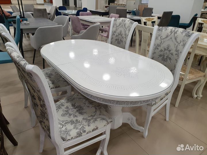 Стол Версач и стулья Лотос