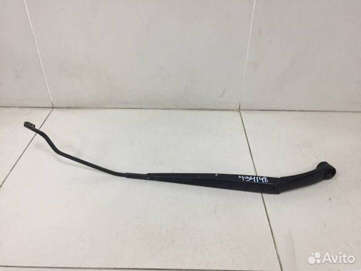 Поводок стеклоочистителя передний правый Hyundai S