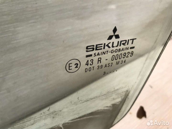 Стекла mitsubishi carisma