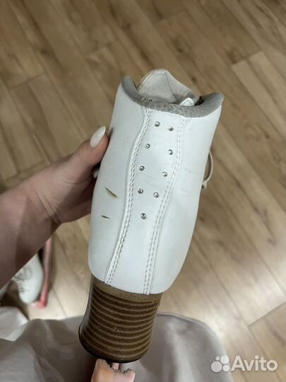 Фигурные коньки jackson