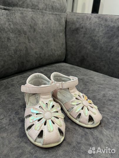 Сандали для девочки 24