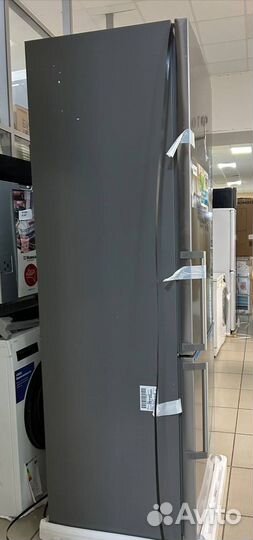 Холодильник Siemens KG49naict