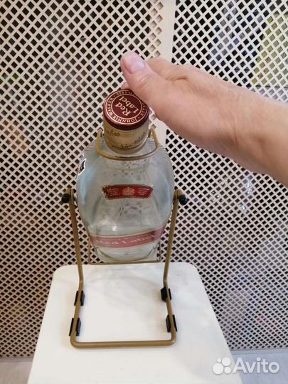 Бутылка на качелях Red label 4,5 л