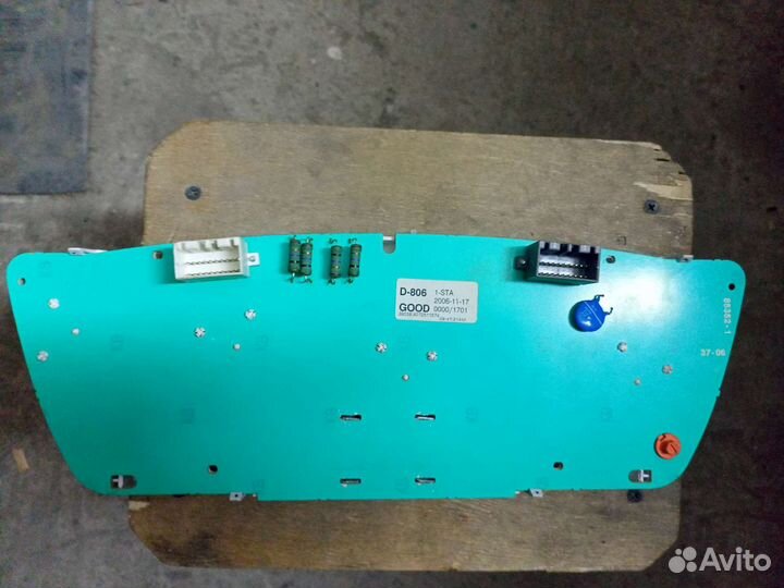 Щиток приборов на Ссанг Енг Кайрон б/у