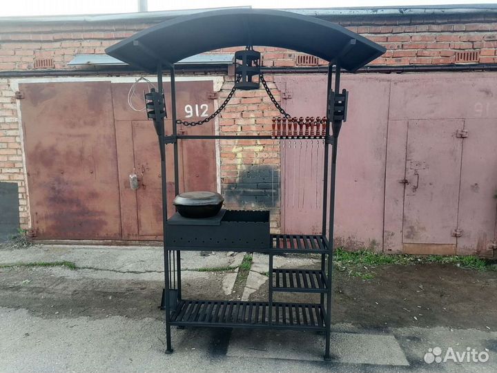 Мангал с крышей