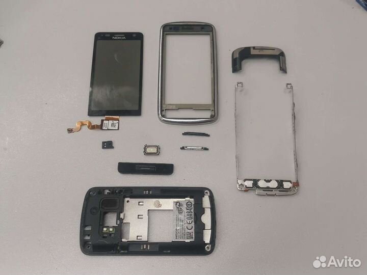 Оригинальные запчасти для Nokia C6-01