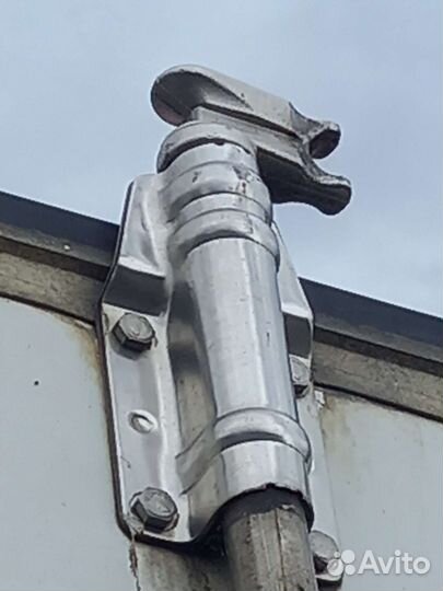 Сендвич двери на термобудку с фурнитурой