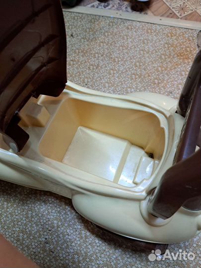 Машинка-каталка толокар