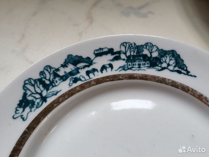 Набор тарелок