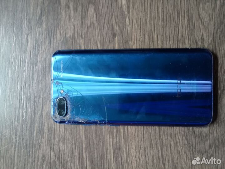 HONOR 10, 4/64 ГБ