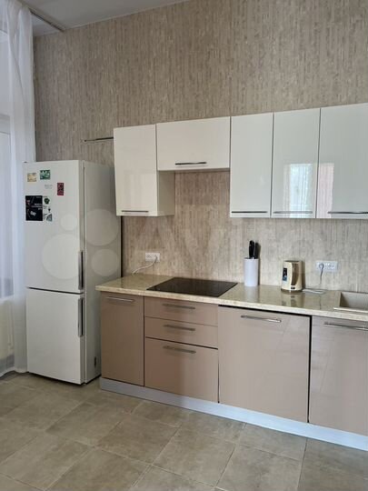 2-к. квартира, 76 м², 1/4 эт.