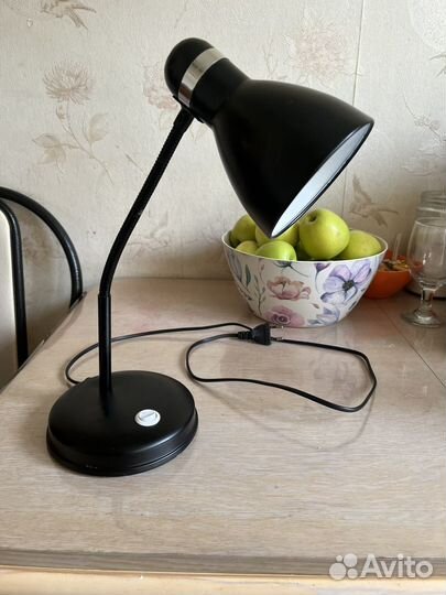 Лампа настольная