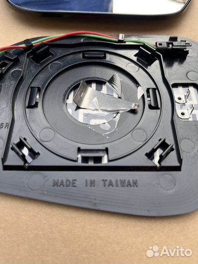 Зеркальный элемент Toyota Camry V70,75. С датчиком