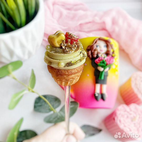 Ложка с декором из полимерной глины