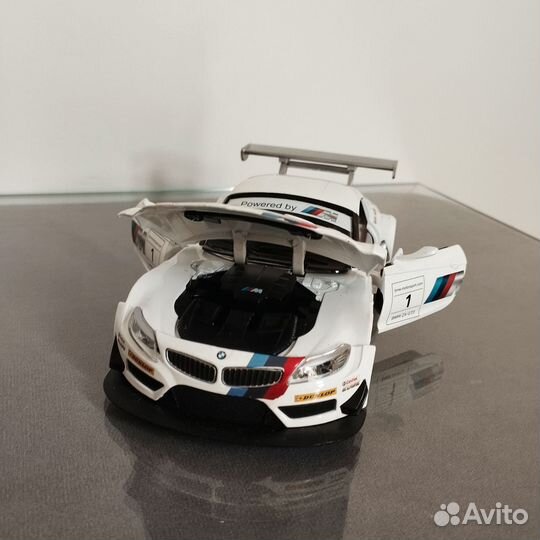 Машинка BMW Z4 GT3 1:24 белый