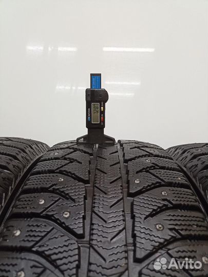 Bridgestone Ice Cruiser 7000 215/60 R17