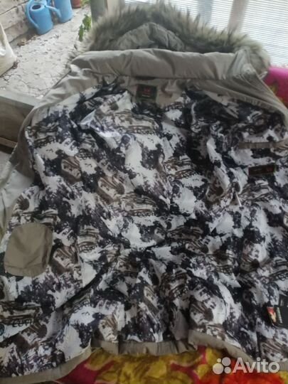 Пуховик зимний женский