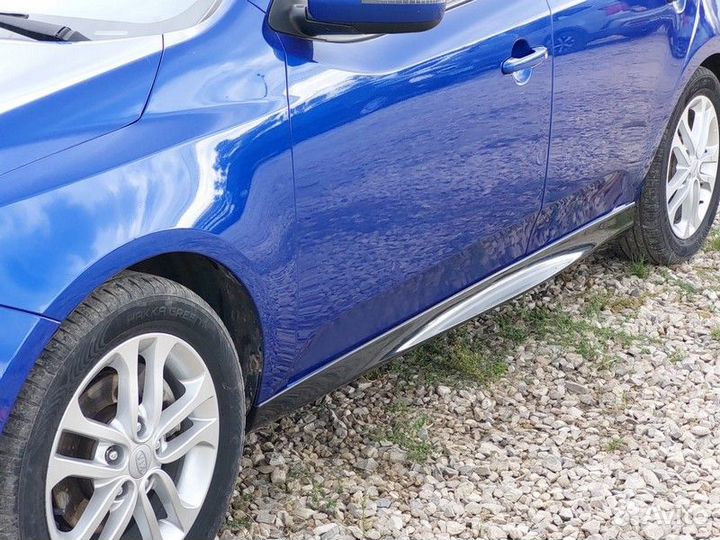 Накладки на пороги внешние на KIA Cerato II