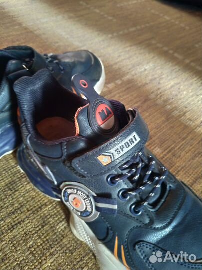 Кроссовки детские