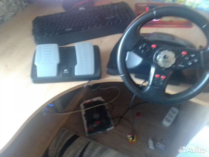 Игровой руль logitech