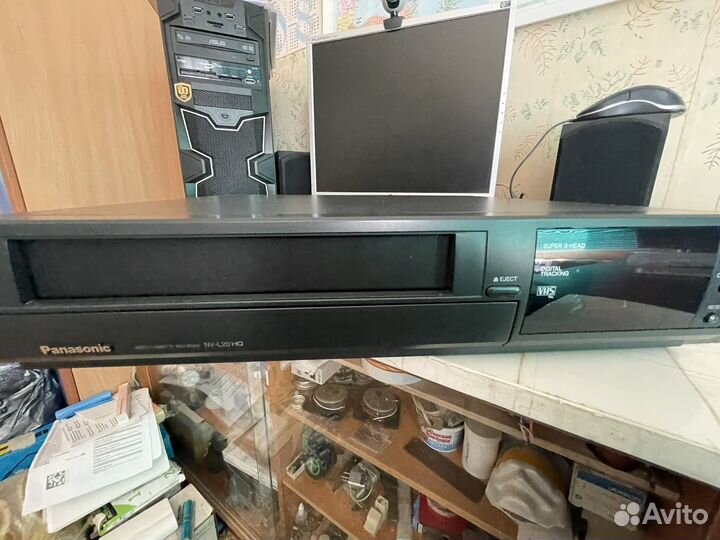 Видеомагнитофон Panasonic и sharp