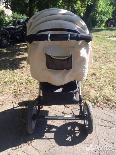 Продаем прогулочную коляску