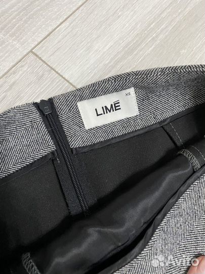 Трендовая мини юбка lime