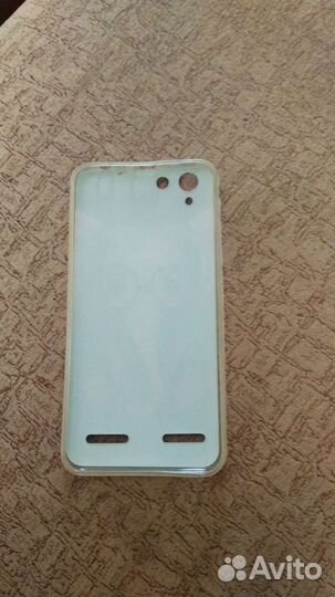 Чехол на телефон