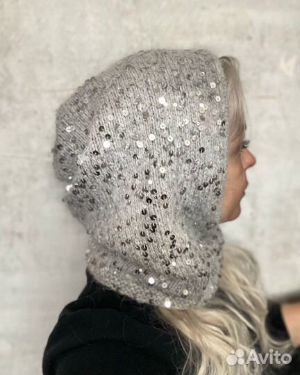 Капор с пайетками