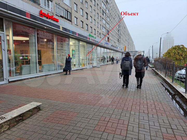 Торговля, салон, бутик у метро 65 м²